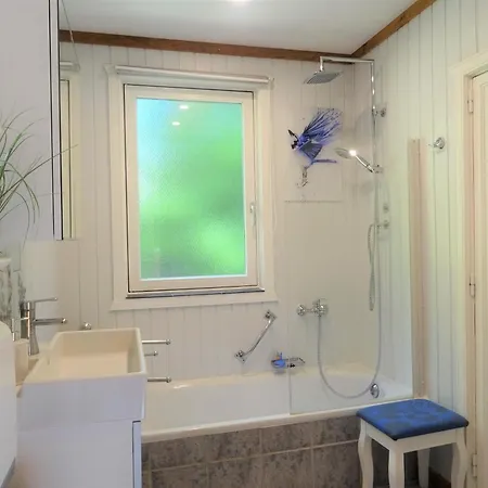 Hillhouse - Mit Sauna *